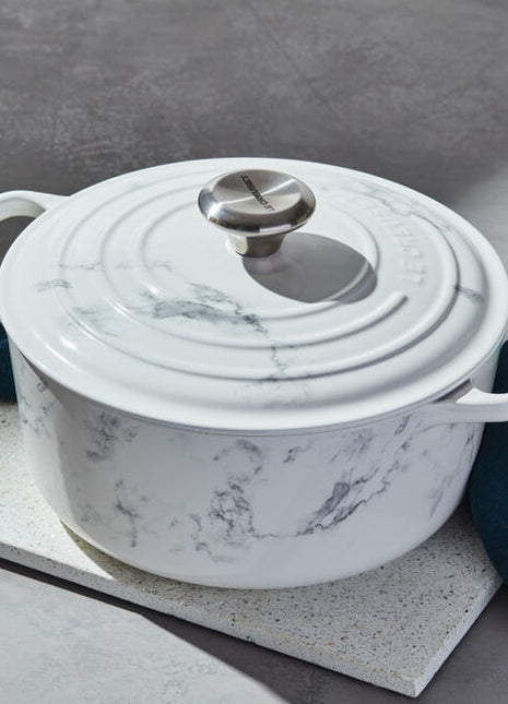White Marble Signature Round Dutch Oven 4.5 Qt