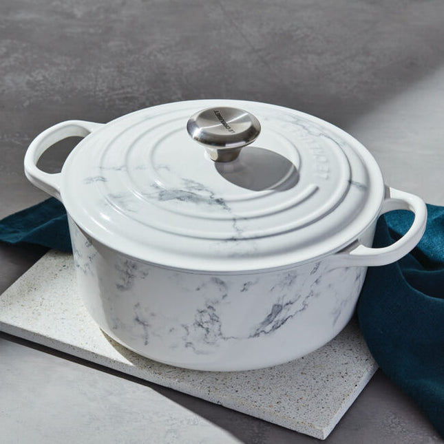 White Marble Signature Round Dutch Oven 4.5 qt DC