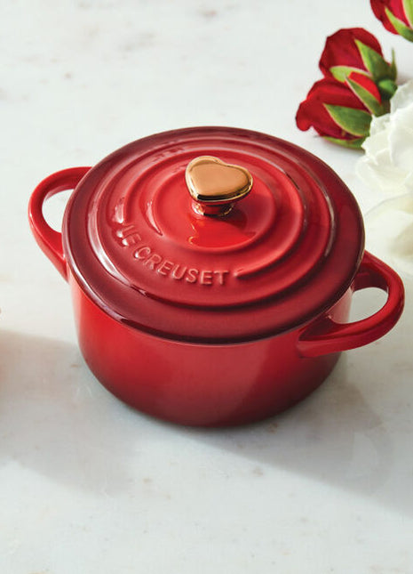 Mini Round Cocotte w/ Gold Heart Knob 8 Oz