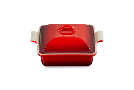 Heritage Square Covered Casserole 2.5 Qt Cerise
