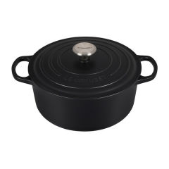 Signature Round Dutch Oven 5.5 Qt